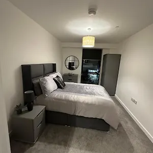 Manchester Lovely Two Bedrooms Apartment